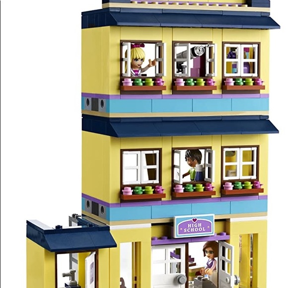 Lego Friends Heartlake High! Collectors Set! - Picture 3 of 6